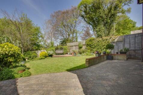 16 Foxhill Close, HP13 5BL-1.jpg