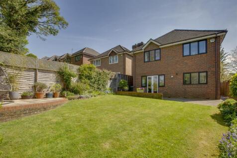 16 Foxhill Close, HP13 5BL-2.jpg