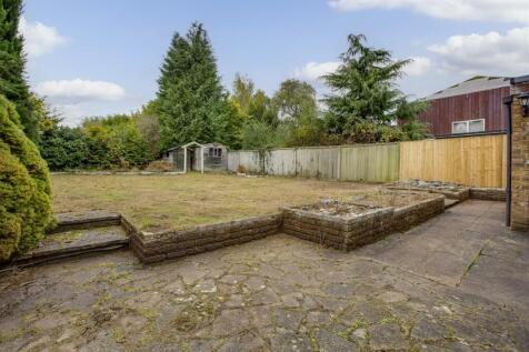 17 Frogmore Close, HP14 4LN-15.jpg