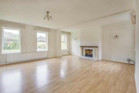 17 Frogmore Close, HP14 4LN-8.jpg