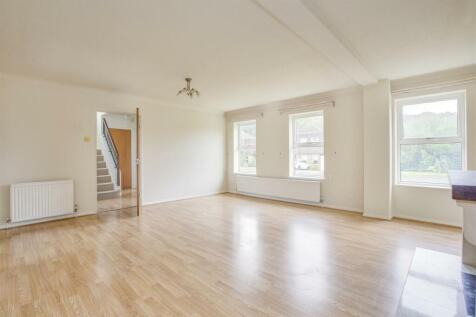 17 Frogmore Close, HP14 4LN-9.jpg