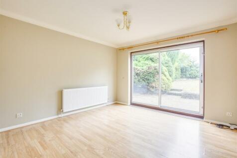 17 Frogmore Close, HP14 4LN-12.jpg