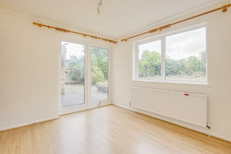 17 Frogmore Close, HP14 4LN-13.jpg