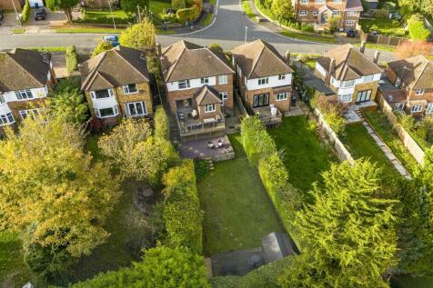 21 Wordsworth Road, HP11 2UR-3.jpg