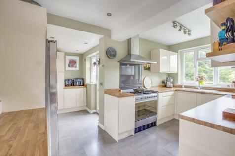 21 Wordsworth Road, HP11 2UR-13.jpg