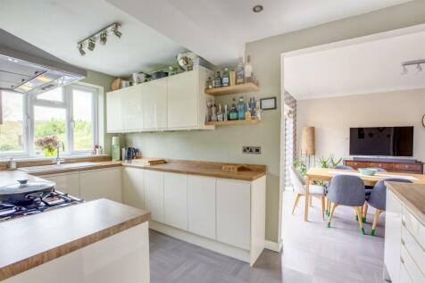 21 Wordsworth Road, HP11 2UR-14.jpg