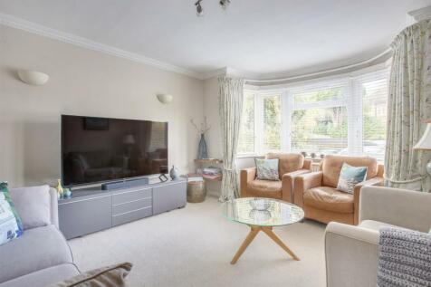 21 Wordsworth Road, HP11 2UR-11.jpg