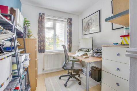 21 Wordsworth Road, HP11 2UR-9.jpg
