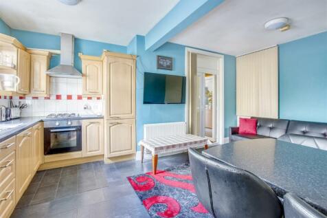 64 Eaton Avenue, HP12 3BS-7.jpg
