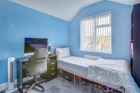 64 Eaton Avenue, HP12 3BS-4.jpg