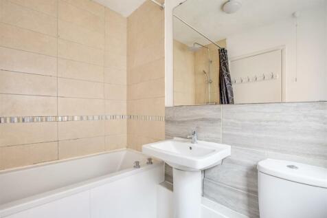 7 Victoria Street, HP11 2LU-8.jpg