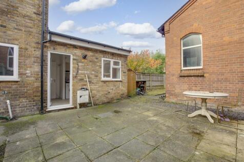 7 Victoria Street, HP11 2LU-9.jpg