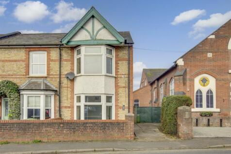 7 Victoria Street, HP11 2LU-13.jpg
