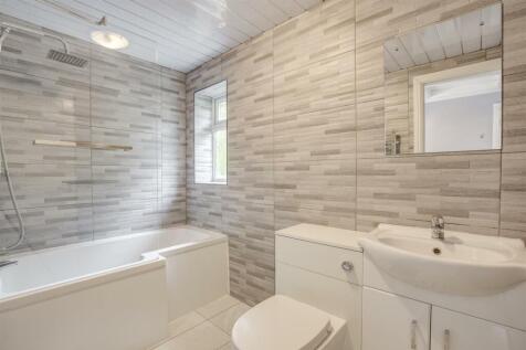 35 Dean Close, HP12 3NS-4.jpg
