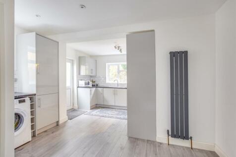 35 Dean Close, HP12 3NS-6.jpg