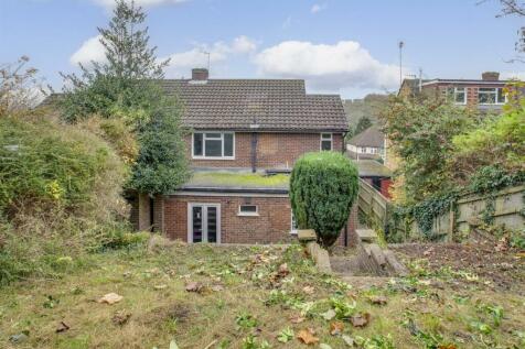 35 Dean Close, HP12 3NS-12.jpg