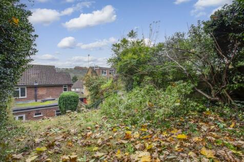 35 Dean Close, HP12 3NS-13.jpg