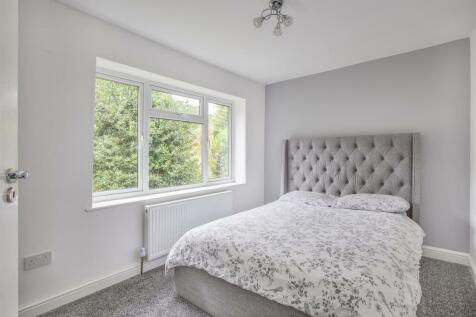 35 Dean Close, HP12 3NS-1.jpg