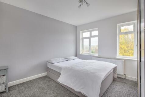 35 Dean Close, HP12 3NS-2.jpg