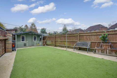 93 Beech Road, HP11 1SW-13.jpg