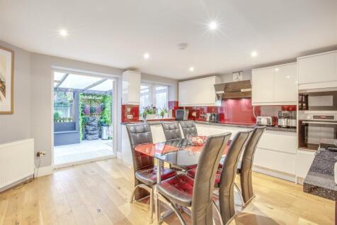 93 Beech Road, HP11 1SW-10.jpg