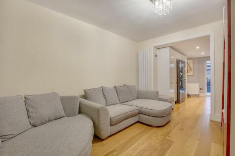 93 Beech Road, HP11 1SW-9.jpg