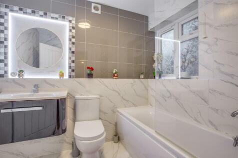 93 Beech Road, HP11 1SW-8.jpg