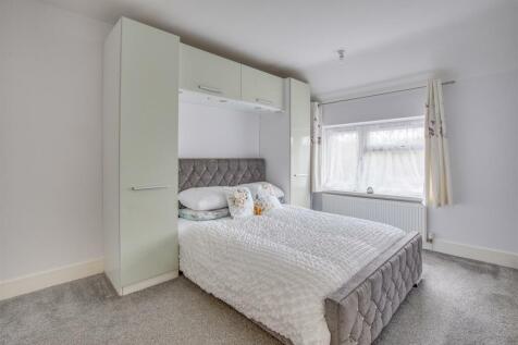 93 Beech Road, HP11 1SW-5.jpg
