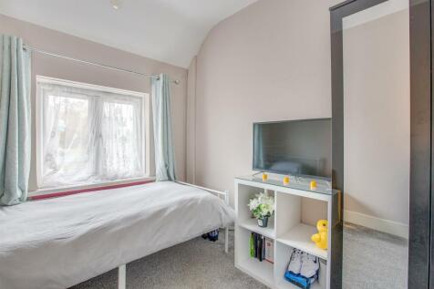 93 Beech Road, HP11 1SW-6.jpg