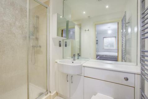 10 Lindsay Court, Lindsay Avenue, HP12 3GF-3.jpg