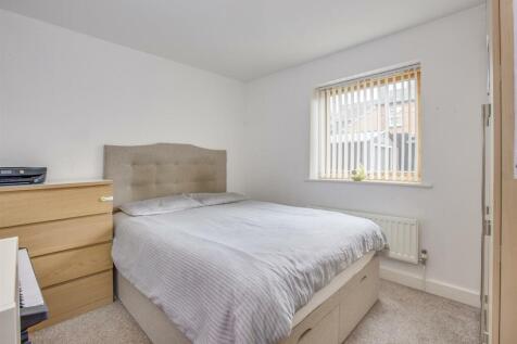 10 Lindsay Court, Lindsay Avenue, HP12 3GF-2.jpg