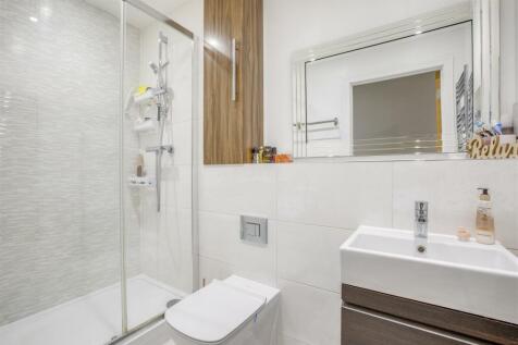 13 Castle House, Desborough Road, HP11 2FP-8.jpg