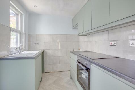 56 Green Street, HP11 2RE-8.jpg