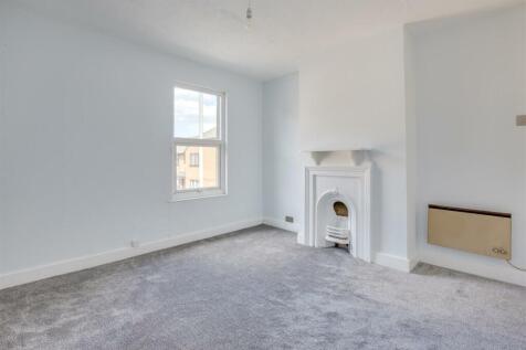 56 Green Street, HP11 2RE-5.jpg