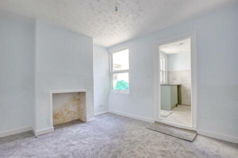 56 Green Street, HP11 2RE-7.jpg