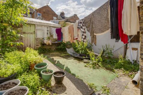 56 Green Street, HP11 2RE-9.jpg