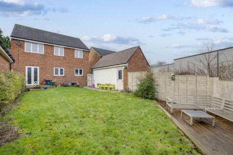2 Sandsdown Close, HP12 4FA (LOW RES)-3.jpg