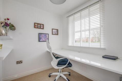 15 Turners Field, HP13 5YZ-18.jpg