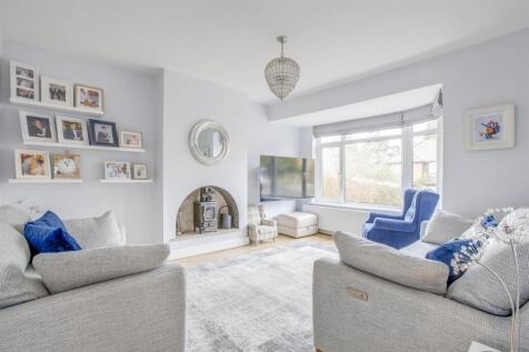 8 Westover Road, HP13 5HY-9.jpg