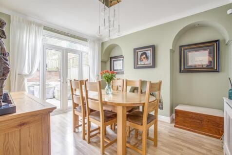 8 Westover Road, HP13 5HY-10.jpg