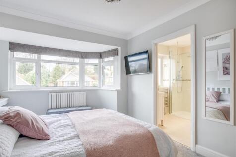8 Westover Road, HP13 5HY-7.jpg