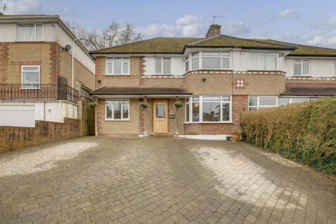 8 Westover Road, HP13 5HY-5.jpg