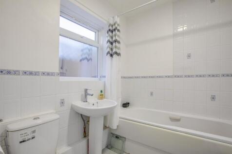 28 Tower Street, HP13 5AY-7.jpg