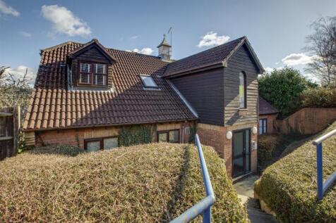39 Gandon Vale, HP13 5LG-1.jpg