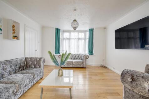 143 Whitelands Road, HP12 3EN-7.jpg