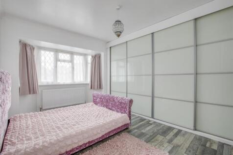 143 Whitelands Road, HP12 3EN-2.jpg