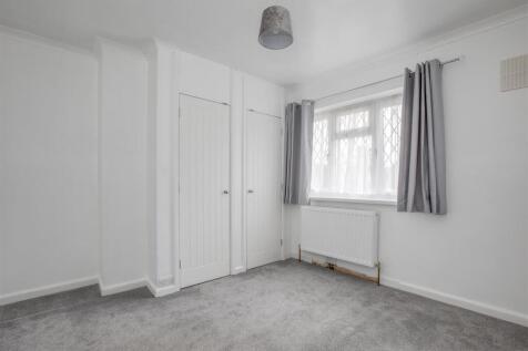 143 Whitelands Road, HP12 3EN-1.jpg