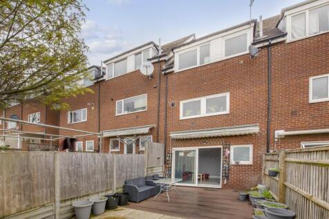 3 Malmerswell Road, HP13 6PD-14.jpg