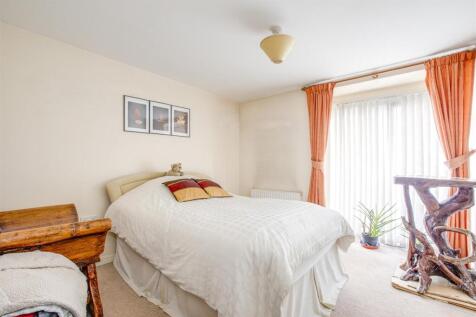 Flat 2, Baxter House, Kitchener Road, HP11 2SA-1.j