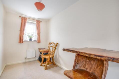 Flat 2, Baxter House, Kitchener Road, HP11 2SA-3.j